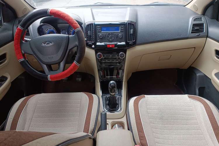 Used Chery E3 2015 1.5L Manual Fashion Model Interior 3