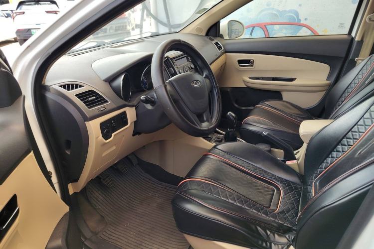 Used Chery E3 2015 1.5L Manual Fashion Model Interior 3