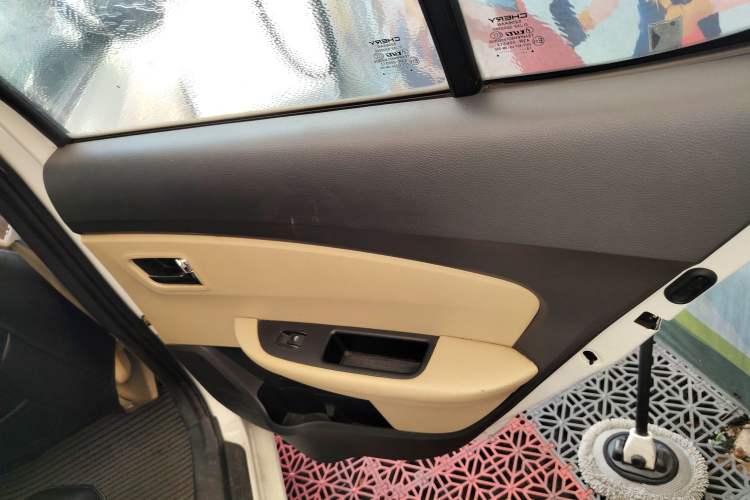 Used Chery E3 2015 1.5L Manual Fashion Model Interior 6