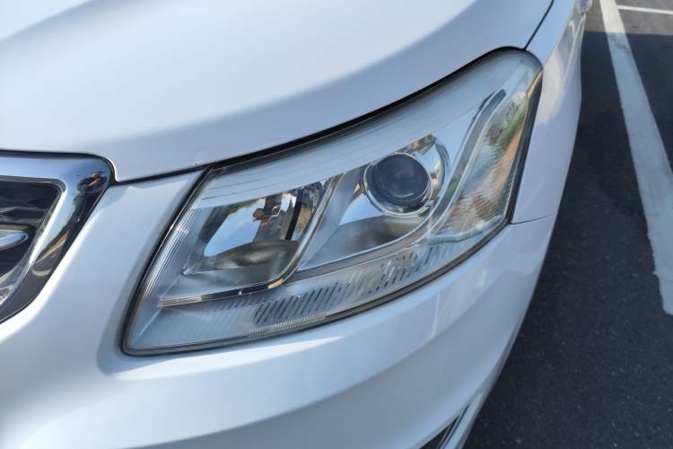 Used Chery E3 2015 1.5L Manual Fashion Model Left Front Headlight