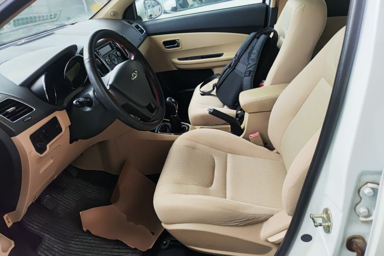 Used Chery E3 2015 1.5L Manual Fashion Model Left Front Seat