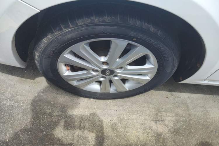 Used Chery E3 2015 1.5L Manual Fashion Model Left Front Wheel Hub