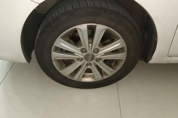 Used Chery E3 2015 1.5L Manual ZhiShang Model Left Front Wheel Hub