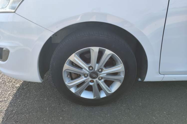 Used Chery E3 2015 1.5L Manual Fashion Model Left Front Wheel Hub