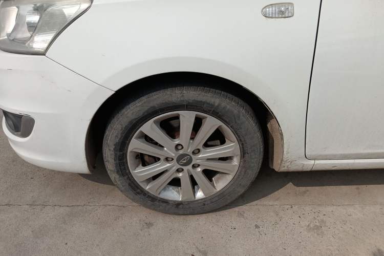 Used Chery E3 2015 1.5L Manual Fashion Model Left Front Wheel Hub