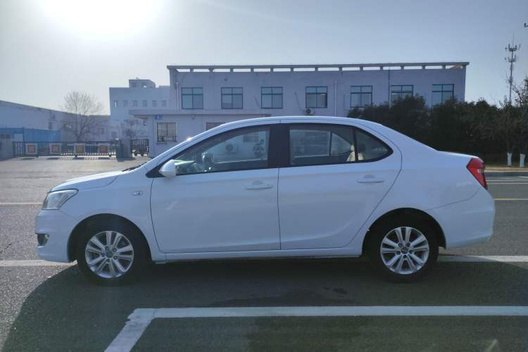 Used Chery E3 2015 1.5L Manual Fashion Model Left Side