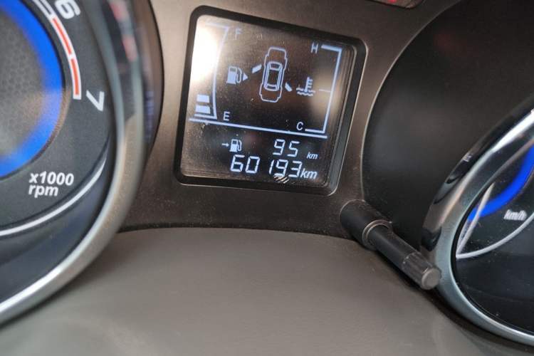 Used Chery E3 2015 1.5L Manual Fashion Model Odometer Close Up