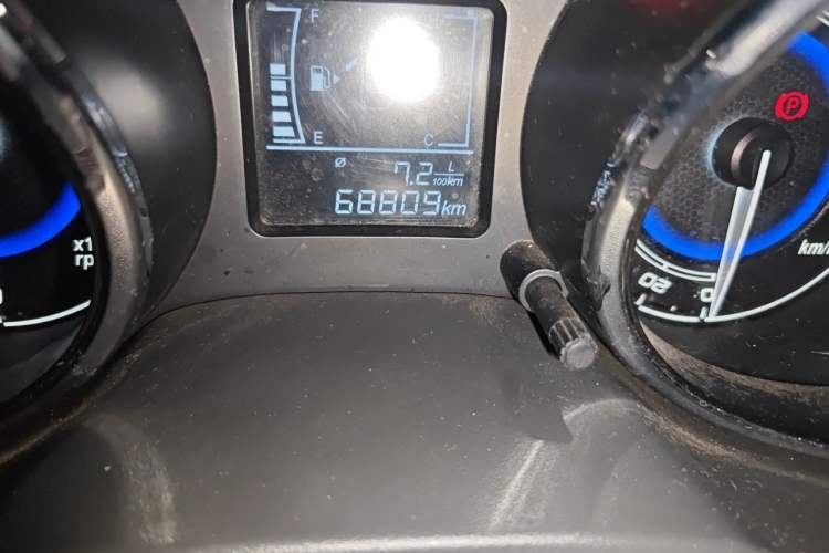 Used Chery E3 2015 1.5L Manual ZhiShang Model Odometer Close Up