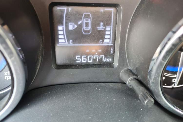 Used Chery E3 2015 1.5L Manual Fashion Model Odometer Close Up