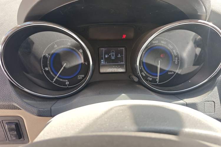 Used Chery E3 2015 1.5L Manual ZhiShang Model Odometer Close Up