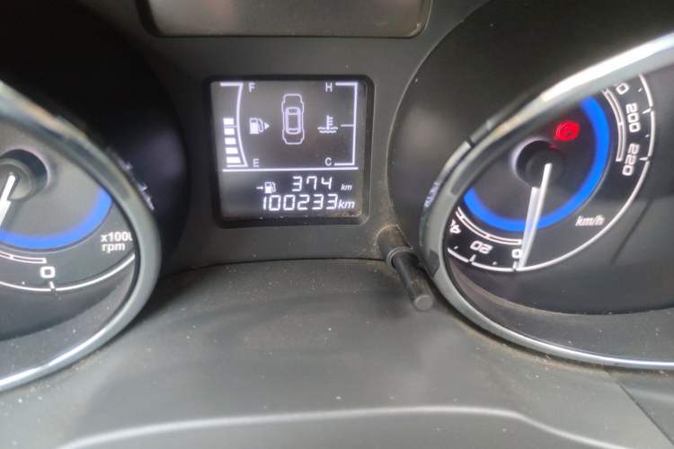 Used Chery E3 2015 1.5L Manual Fashion Model Odometer Close Up