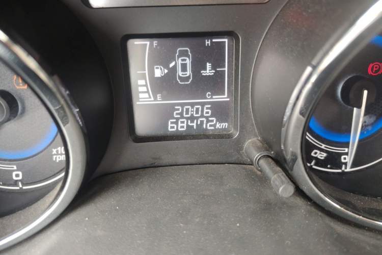 Used Chery E3 2015 1.5L Manual Sishang Edition Odometer Close Up