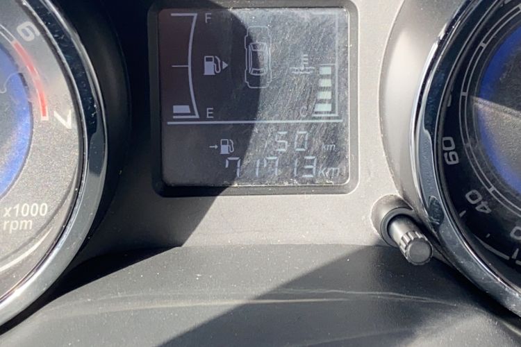 Used Chery E3 2015 1.5L Manual Fashion Model Odometer Close Up