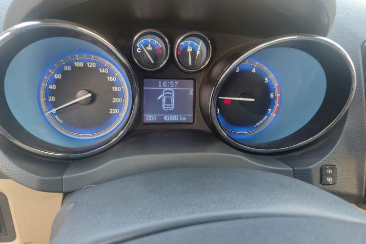 Used Chery E3 2015 1.5L Manual Fashion Model Odometer Close Up