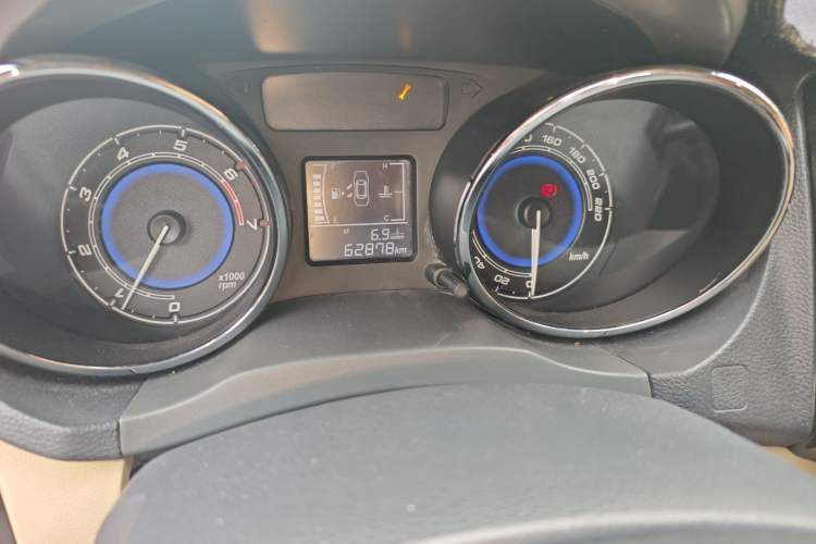 Used Chery E3 2015 1.5L Manual Fashion Model Odometer Close Up