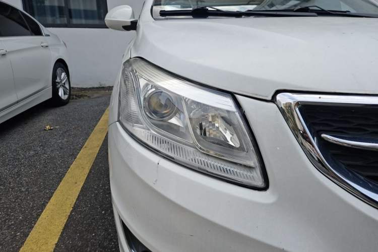 Used Chery E3 2015 1.5L Manual Fashion Model Right Front Headlight
