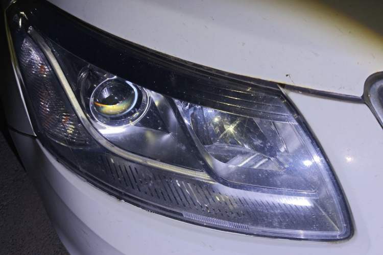 Used Chery E3 2015 1.5L Manual ZhiShang Model Right Front Headlight