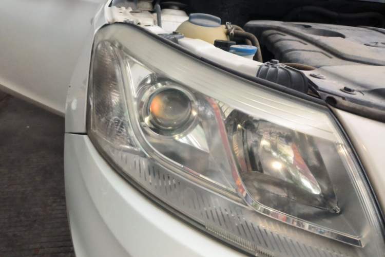 Used Chery E3 2015 1.5L Manual Fashion Model Right Front Headlight