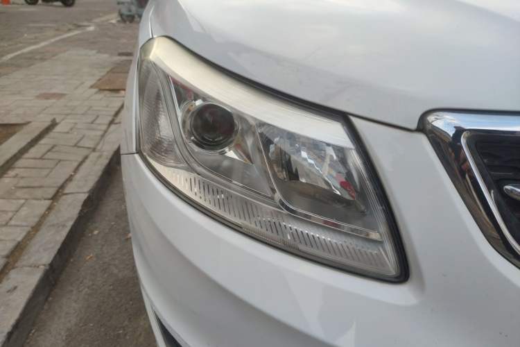 Used Chery E3 2015 1.5L Manual Fashion Model Right Front Headlight