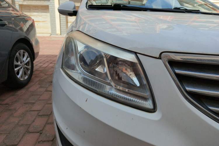 Used Chery E3 2015 1.5L Manual Fashion Model Right Front Headlight