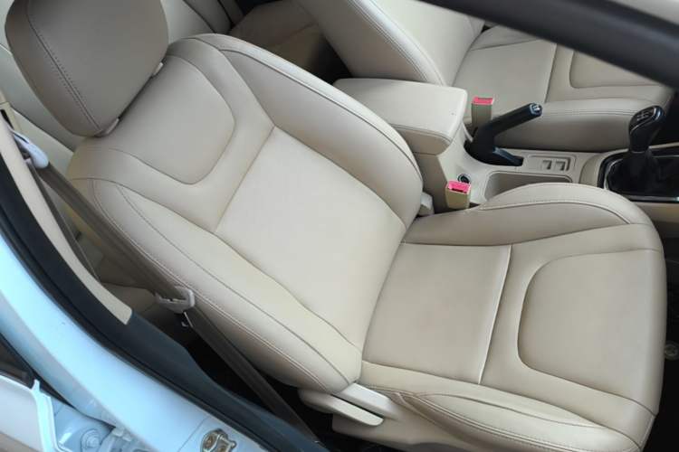 Used Chery E3 2015 1.5L Manual ZhiShang Model Right Front Seat