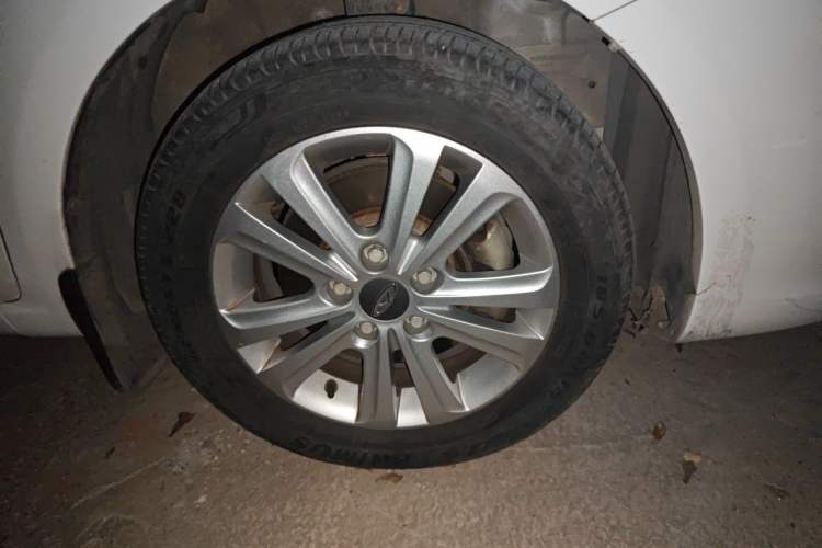 Used Chery E3 2015 1.5L Manual ZhiShang Model Right Front Wheel Hub