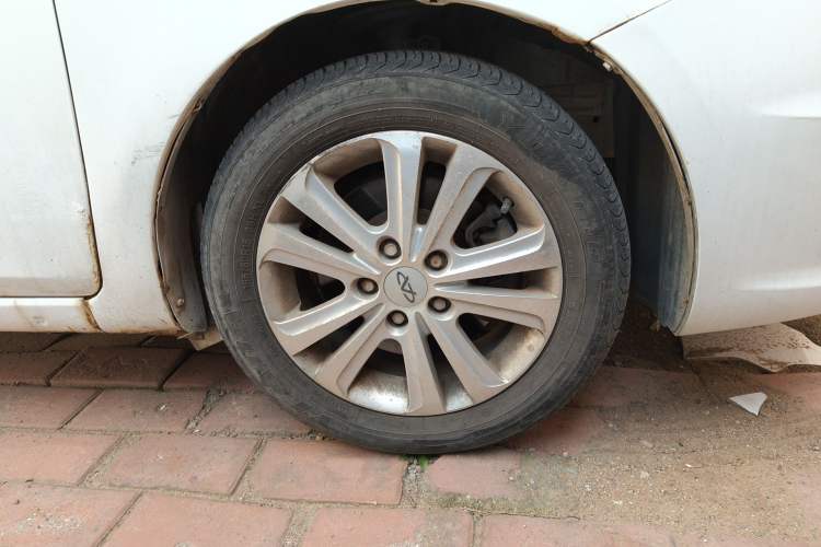 Used Chery E3 2015 1.5L Manual Fashion Model Right Front Wheel Hub