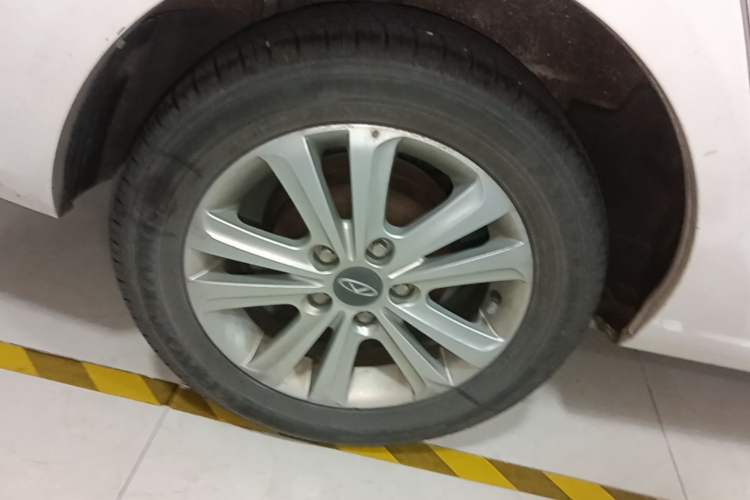 Used Chery E3 2015 1.5L Manual ZhiShang Model Right Rear Wheel Hub