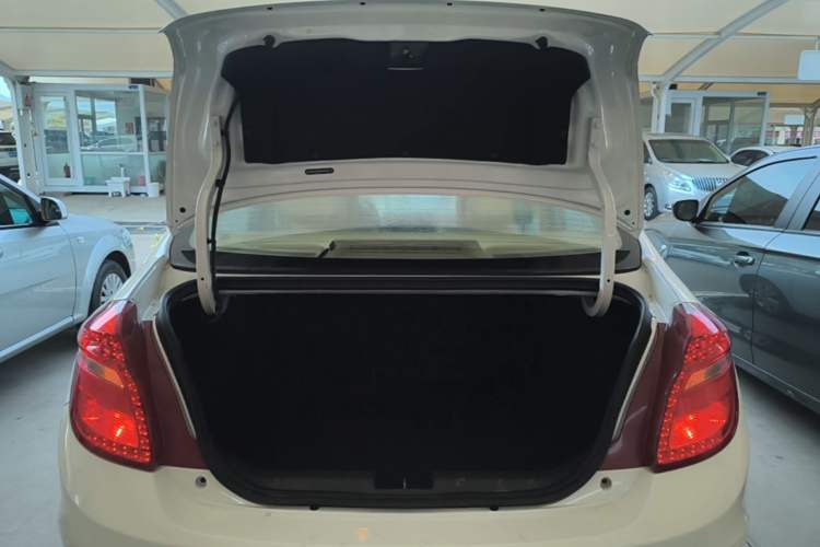 Used Chery E3 2015 1.5L Manual ZhiShang Model Trunk