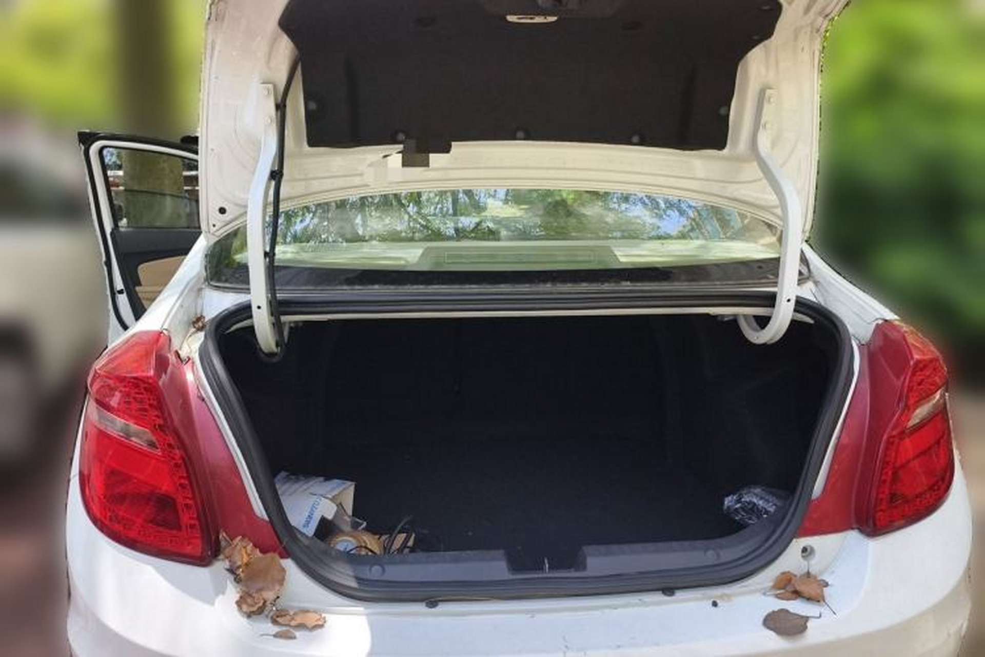 Used Chery E3 2015 1.5L Manual Fashion Model Trunk