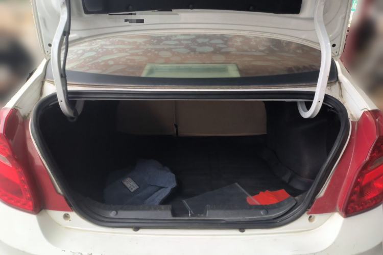Used Chery E3 2015 1.5L Manual Fashion Model Trunk