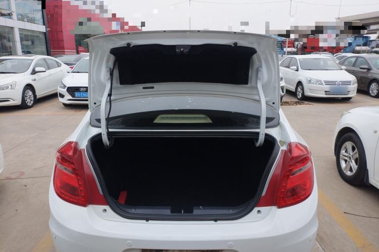 Used Chery E3 2015 1.5L Manual Fashion Model Trunk