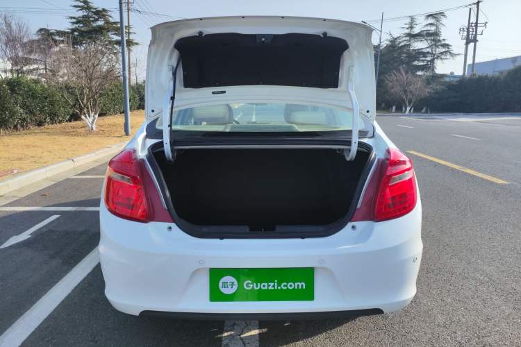 Used Chery E3 2015 1.5L Manual Fashion Model Trunk