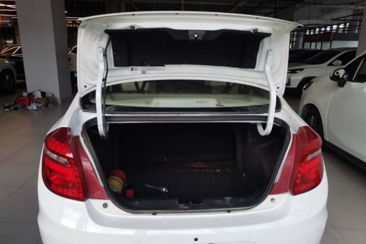 Used Chery E3 2015 1.5L Manual Fashion Model Trunk