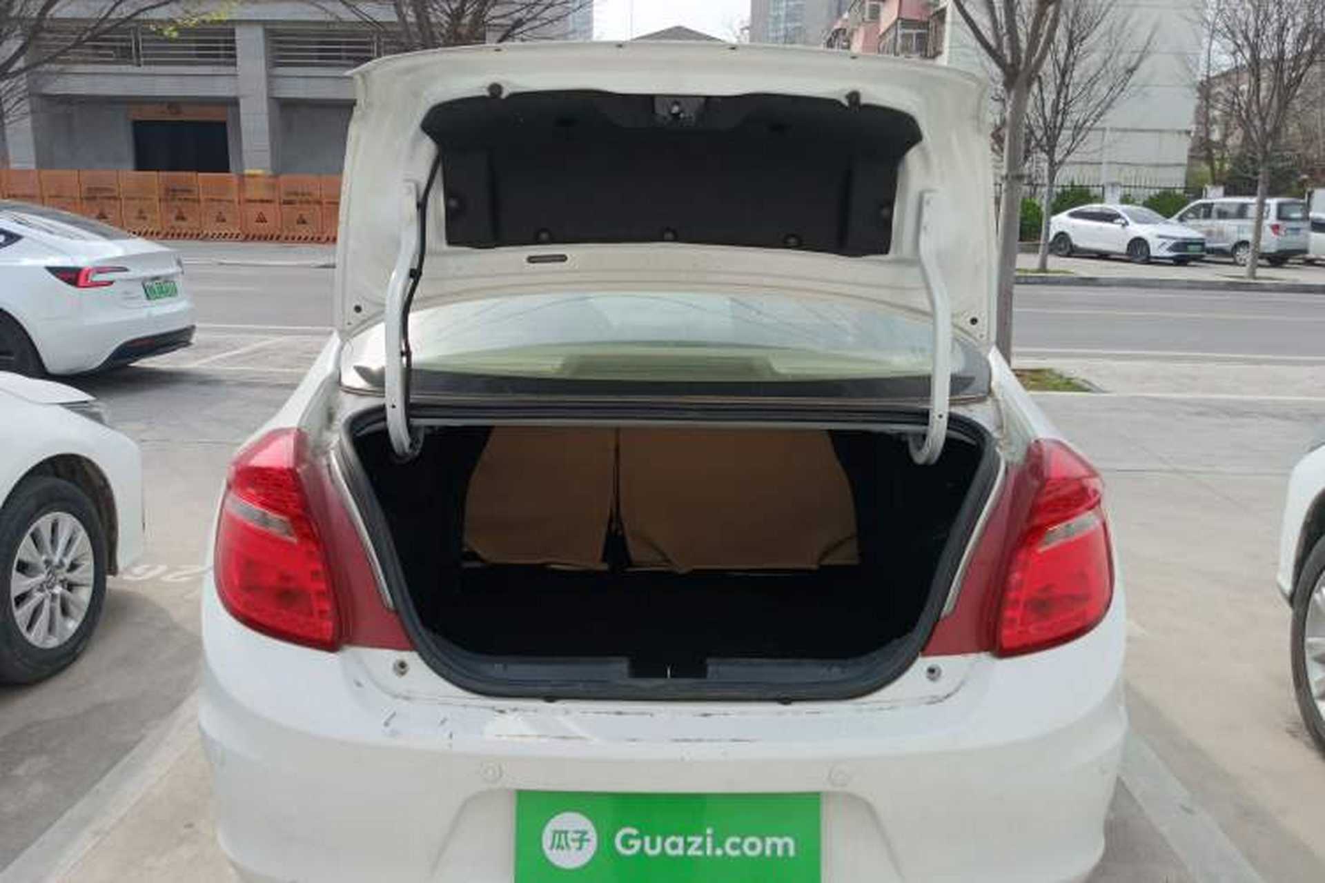 Used Chery E3 2015 1.5L Manual Fashion Model Trunk