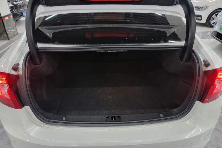 Used Chery E3 2015 1.5L Manual ZhiShang Model Trunk