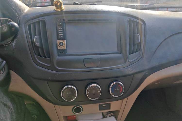 Used Chery E5 2011 1.8L CVT Enjoyment Model Audio And AC Panel