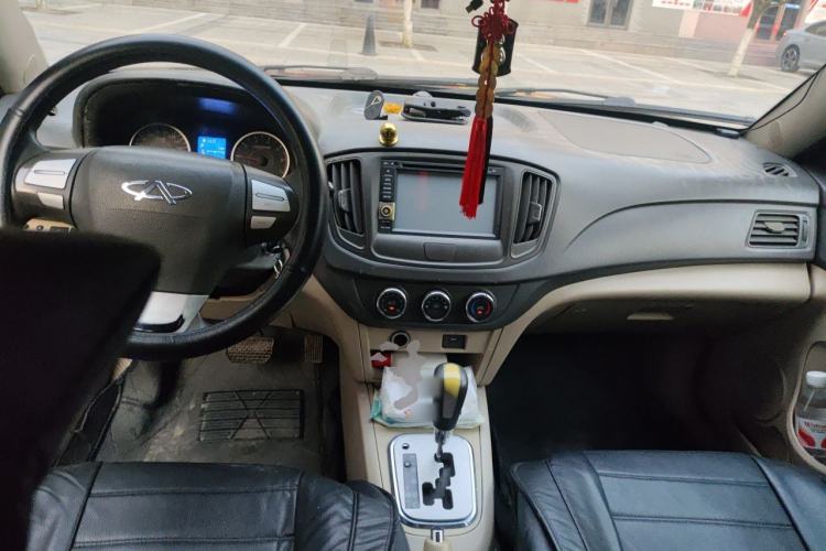 Used Chery E5 2011 1.8L CVT Enjoyment Model Center Console