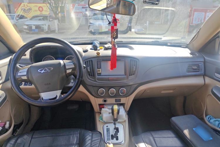Used Chery E5 2011 1.8L CVT Enjoyment Model Center Console