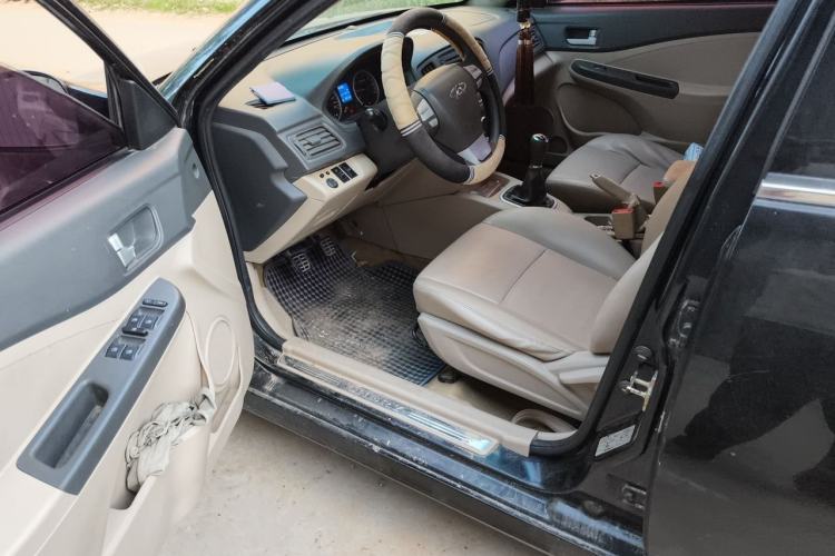 Used Chery E5 2011 1.5L Manual Enjoyment Model Driver Seat