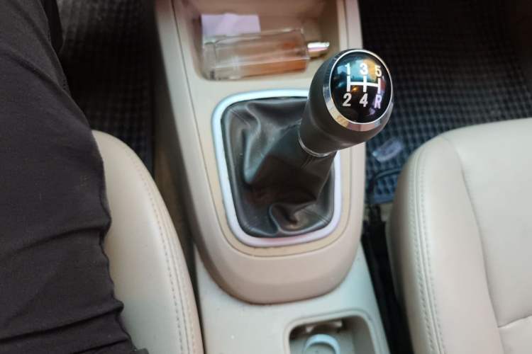 Used Chery E5 2011 1.5L Manual Enjoyment Model Gear Lever