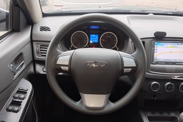 Used Chery E5 2011 1.5L Manual Zhiyue Version Interior 2