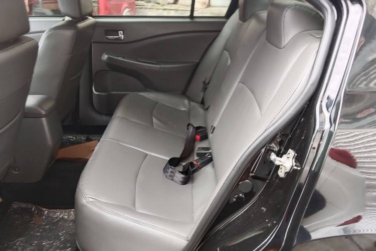 Used Chery E5 2011 1.5L Manual Zhiyue Version Interior 6
