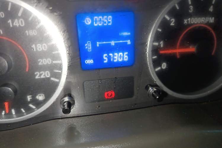 Used Chery E5 2011 1.5L Manual Zhiyue Version Odometer Close Up