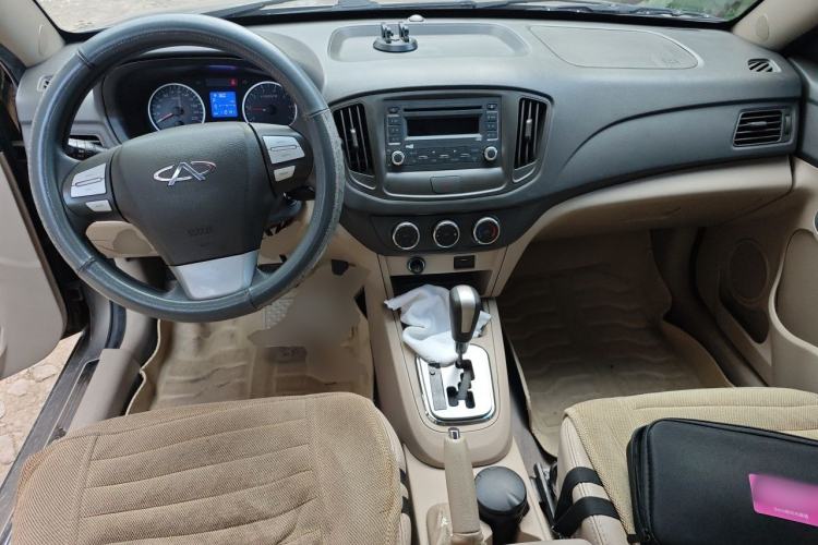 Used Chery E5 2011 1.8L CVT Enjoyment Model Center Console