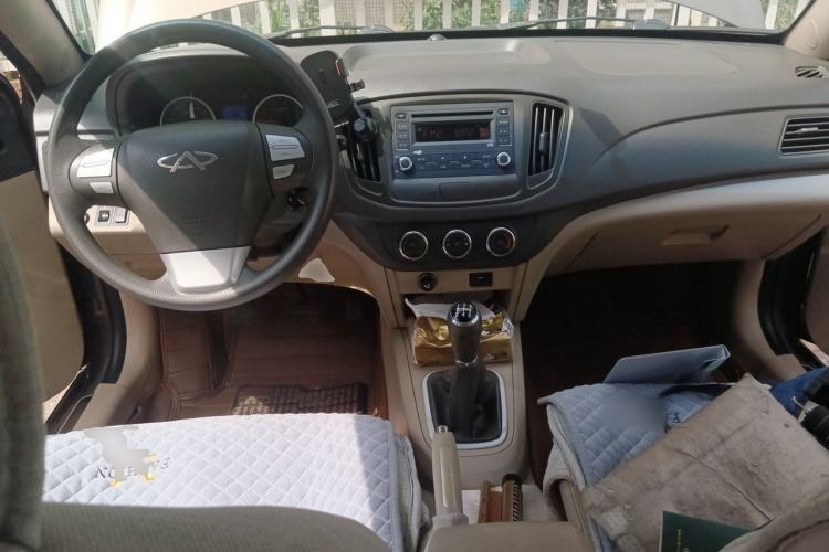 Used Chery E5 2011 1.5L Manual Enjoyment Model Center Console