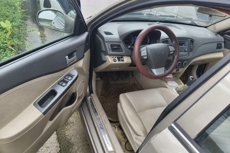 Used Chery E5 2011 1.5L Manual Enjoyment Model Driver Seat