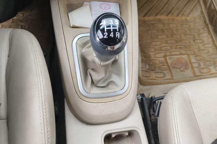 Used Chery E5 2011 1.5L Manual Enjoyment Model Gear Lever