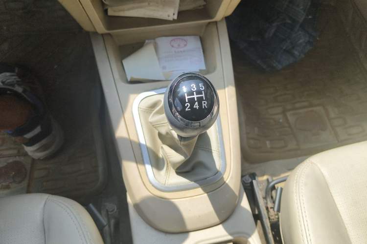 Used Chery E5 2011 1.5L Manual Enjoyment Model Gear Lever
