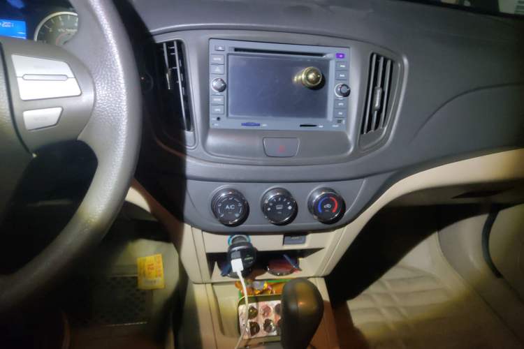 Used Chery E5 2012 1.8L CVT Sport Edition Audio And AC Panel